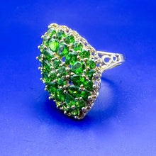Load image into Gallery viewer, Vintage 14K Gold Green Stone Cluster Cocktail Ring, Size 8