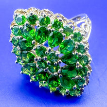 Load image into Gallery viewer, Vintage 14K Gold Green Stone Cluster Cocktail Ring, Size 8