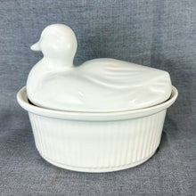 Load image into Gallery viewer, Vintage California Potter Nesting Duck Covered Casserole