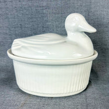 Load image into Gallery viewer, Vintage California Potter Nesting Duck Covered Casserole