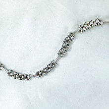 Load image into Gallery viewer, Vintage Sterling Silver Avanti 7.5 Inch Bracelet