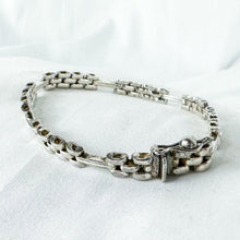 Load image into Gallery viewer, Vintage Sterling Silver Avanti 7.5 Inch Bracelet