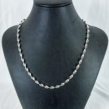 Load image into Gallery viewer, Vintage 18 inch Sterling Silver Twisted Herringbone Chain Necklace