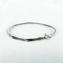 Load image into Gallery viewer, Vintage 7 Inch Sterling Silver Herringbone Chain Bracelet