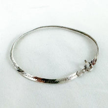 Load image into Gallery viewer, Vintage 7 Inch Sterling Silver Herringbone Chain Bracelet