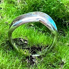 Load image into Gallery viewer, Ring, Sterling Silver, Mother of Pearl, Size 8