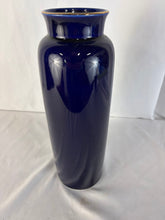Load image into Gallery viewer, Beautiful Decorative Kutani Cobalt Blue Vase with Pheasant