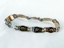 Load image into Gallery viewer, Vintage Sterling Silver Siam Motif Bracelet