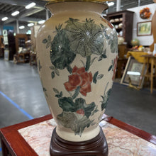 Load image into Gallery viewer, Asian Ceramic Lamp