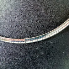 Load image into Gallery viewer, Vintage Sterling Silver Solid Flat Chain Necklace