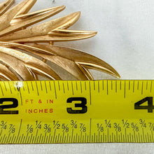 Load image into Gallery viewer, Vintage Trifari Gold Tone Leaf Brooch