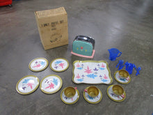 Load image into Gallery viewer, 1950's Ohio Art Tin Litho Tulip and Leaf Children's Play Breakfast Set