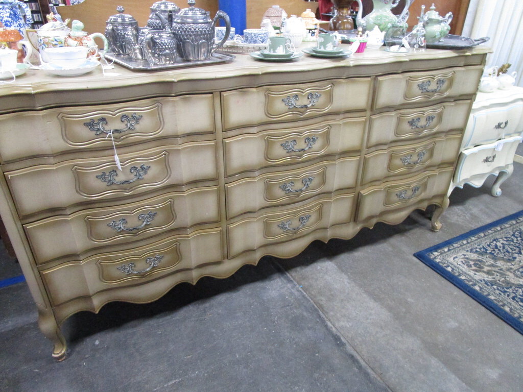 Vintage French Provincial 12 Drawer Dresser Standpipe Antiques Vintage French Provincial 12 Drawer Dresser Standpipe Antiques