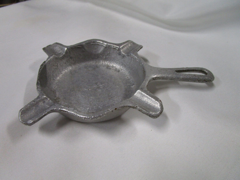 Vintage Cast Aluminum Cookware: Timeless Kitchen Elegance