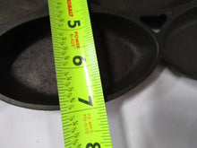 Load image into Gallery viewer, Antique #4 Cast Iron 8 Slot 3-2-3 Oval Baking Pan