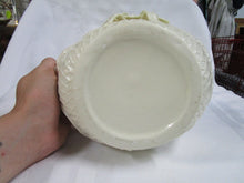 Load image into Gallery viewer, White Capodimonte Rose Basket