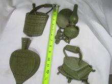 Load image into Gallery viewer, 1966 Sexton USA Green Metal Country Kitchen Art Wall Plaques