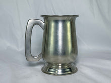 Load image into Gallery viewer, Woodbury Pewter Gloss-Finish Tulip Tankard