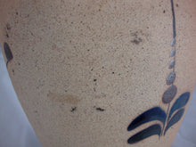 Load image into Gallery viewer, Vintage Tonala J. Campe Signed Mexican Blue/Green Bird & Flower Vase