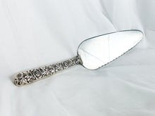 Load image into Gallery viewer, Vintage Sterling Silver Floral Pattern Handle Cake Cutter/Server