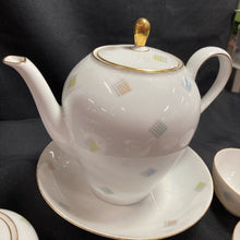 Load image into Gallery viewer, Vintage Seltmann Weiden Bavaria Tea Set, Liane