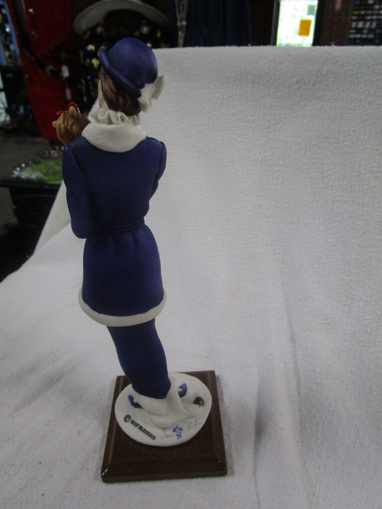 1987 Giuseppe Armani Florence Lady With Dog Colorized Figurine on