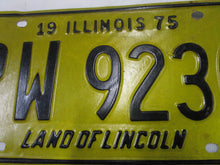 Load image into Gallery viewer, 1975 Illinois Land of Lincoln Automobile License Plate Tag PW9230
