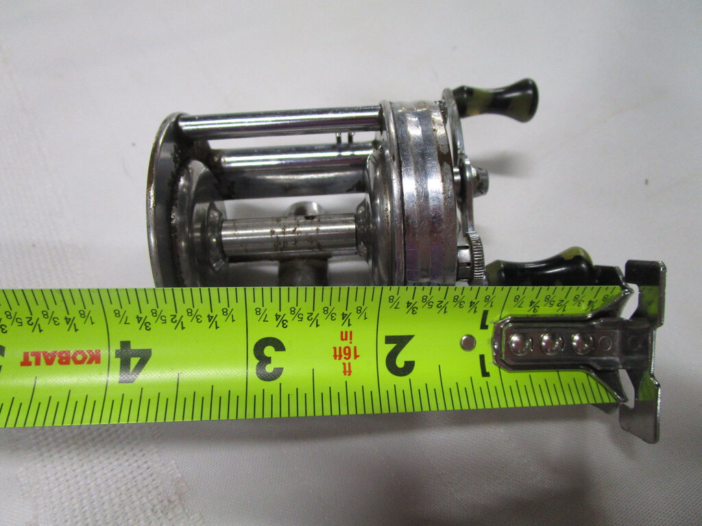 Shakespeare Criterion 1960 Left Hand Fishing Reel with