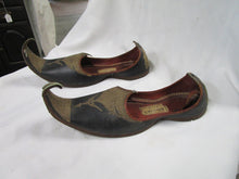 Load image into Gallery viewer, Vintage Baluja's New Delhi Handmade Leather Ceremonial Embroidered Shoe Slippers
