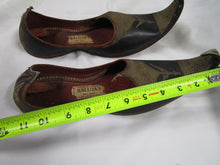 Load image into Gallery viewer, Vintage Baluja's New Delhi Handmade Leather Ceremonial Embroidered Shoe Slippers
