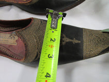 Load image into Gallery viewer, Vintage Baluja's New Delhi Handmade Leather Ceremonial Embroidered Shoe Slippers
