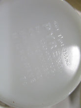 Load image into Gallery viewer, 1976 Pyrex Homestead Tan Speckled Blue Floral Nesting Mixing Bowls Set of 4
