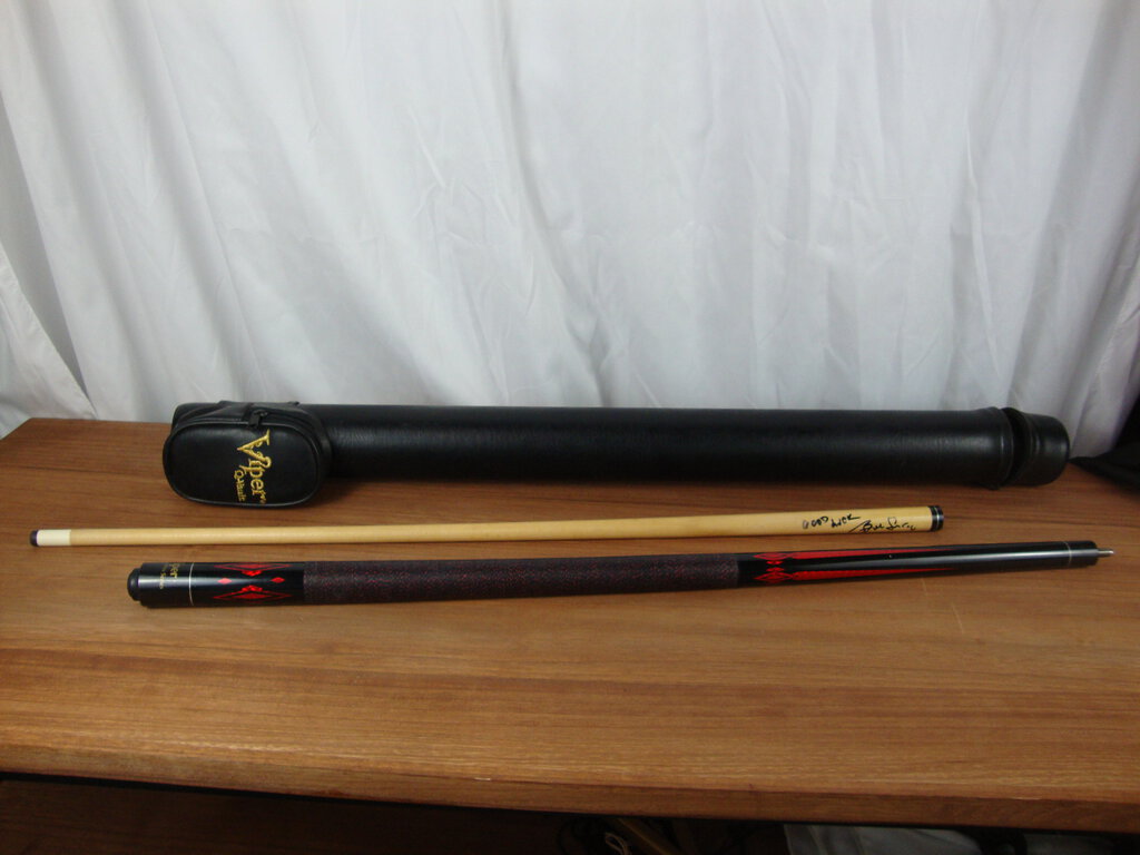 Viper Pro Series 2 Piece Cue Good Luck Bill Smith Signature & Viper Carry Case