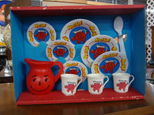 Load image into Gallery viewer, 1983 Kool-Aid Wolverine Children's Party Set NIB
