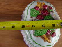 Load image into Gallery viewer, Vintage Franklin Mint Le Cordon Bleu Raised Relief Berry Wall Mold Plaque
