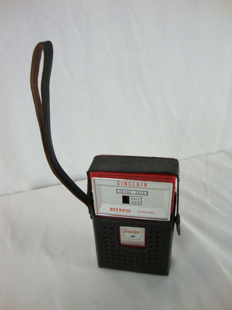 Vintage Sinclair Gasoline Dino Supreme Battery Transistor Radio with Holder UNTESTED