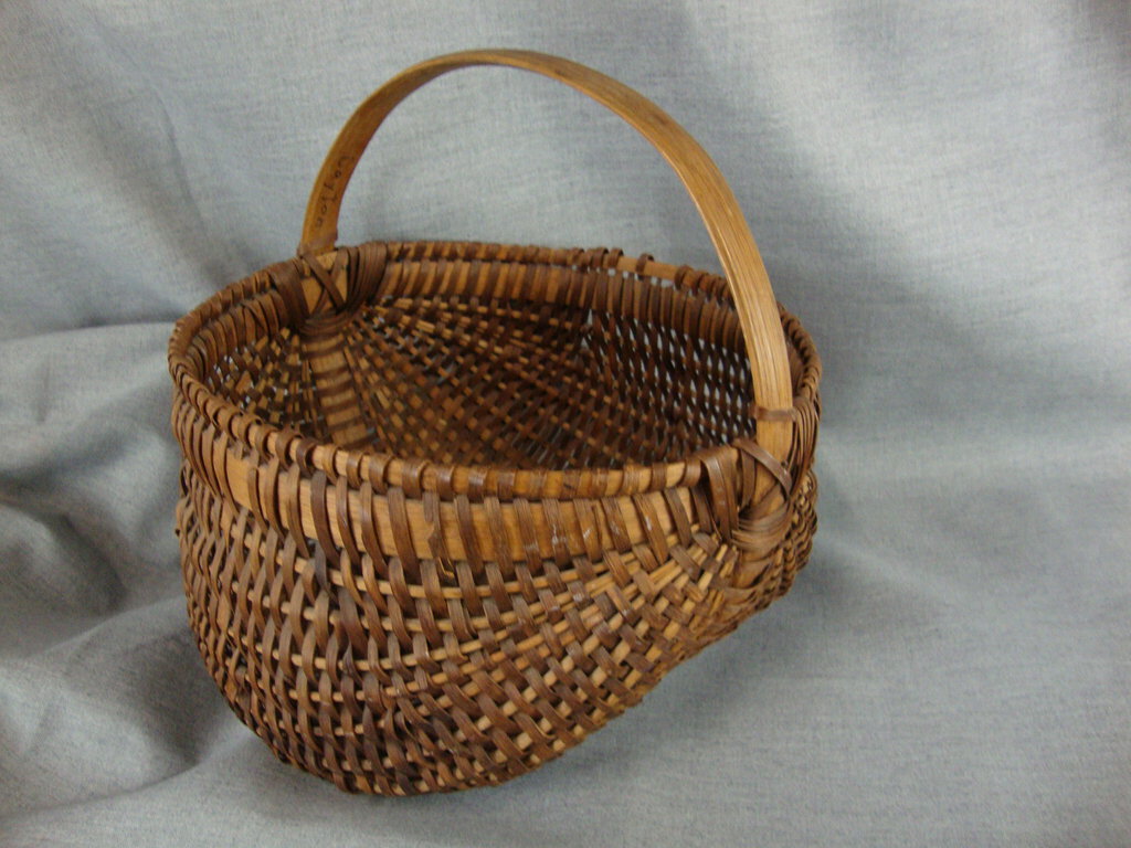 Antique Country Rustic Split Oak Buttocks Large Gathering Basket