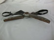 Load image into Gallery viewer, J. Wiss &amp; Sons NJ Metal Pattern Pinking Clothing Shears Scissors Large
