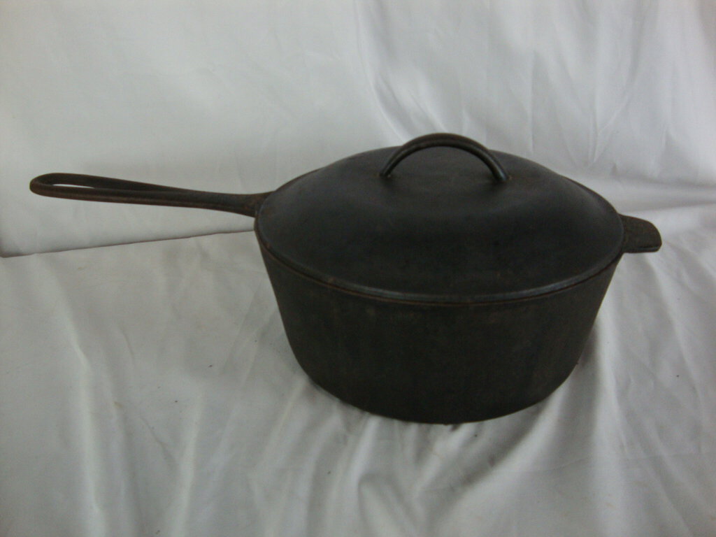 Vintage Cast Iron 4 Quart Long Handle Cook Pot with Cast Iron Lid Unre ...