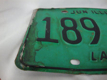 Load image into Gallery viewer, 1982 June Illinois Land of Lincoln Matched Pair 189 733 B Automobile License Plate Pair
