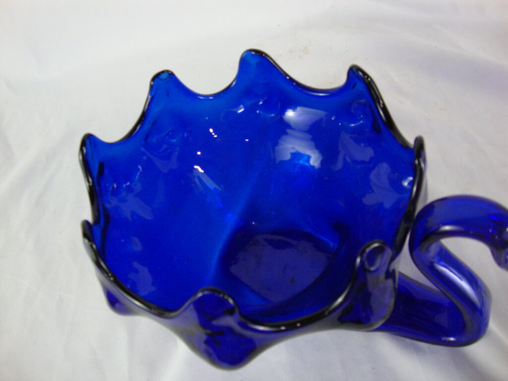 Hot blue swan decorative bowl