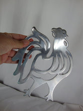 Load image into Gallery viewer, Vintage Aluminum Country Rooster Pot Trivet
