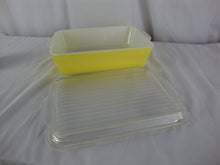 Load image into Gallery viewer, Vintage Pyrex Yellow Refrigerator Dish with Glass Ribbed Lid
