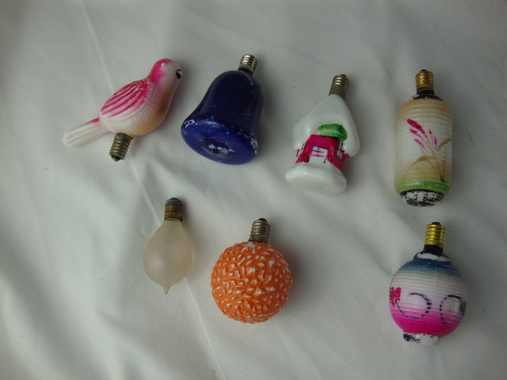 Vintage Japan Handpainted Glass Figural Holiday C6? Bulbs UNTESTED