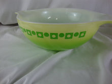 Load image into Gallery viewer, Vintage Pyrex Promotional Green Dots/Squares 444 Mixing Serving Bowl
