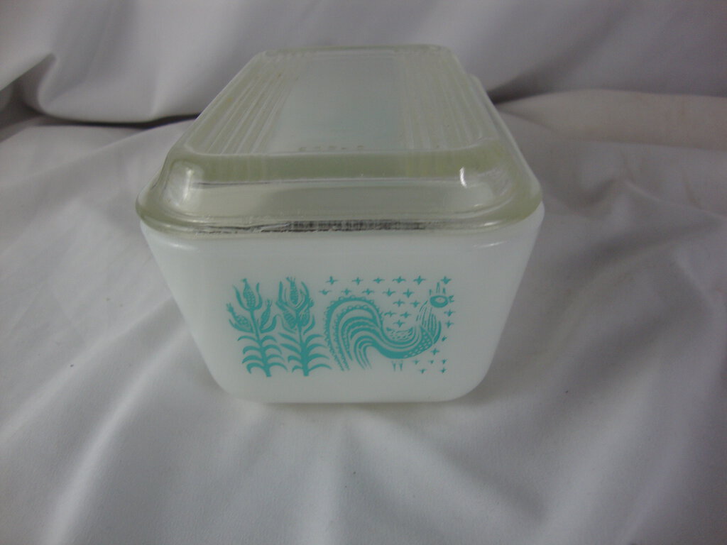 Vintage Pyrex 502 Amish Butterprint Rooster Refrigerator Dish with Glass Lid