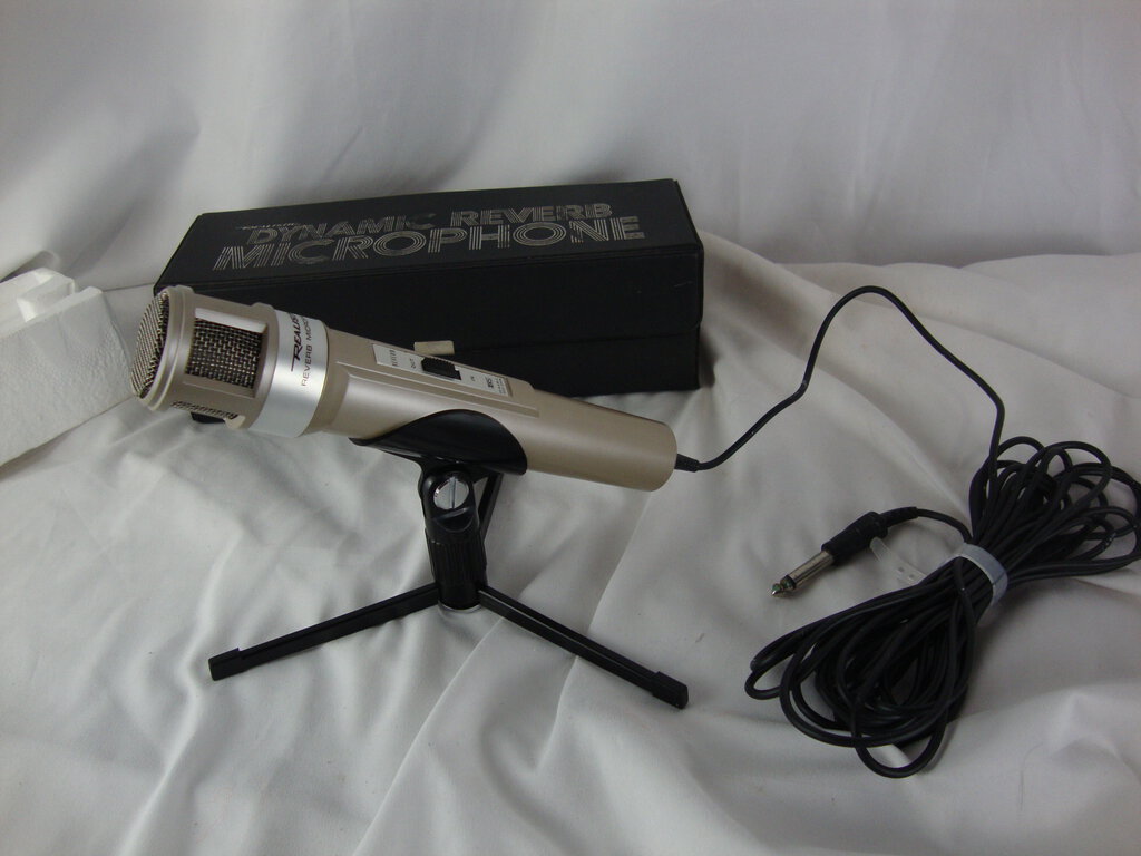 Vintage Realistic Dynamic Reverb Microphone with Cord, Stand and Case