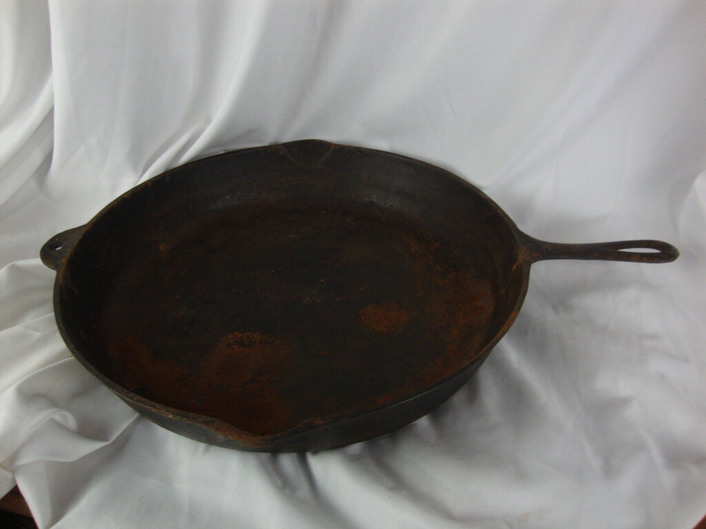 Vintage 14A Heat Ring XLarge Cast Iron Skillet Unrestored