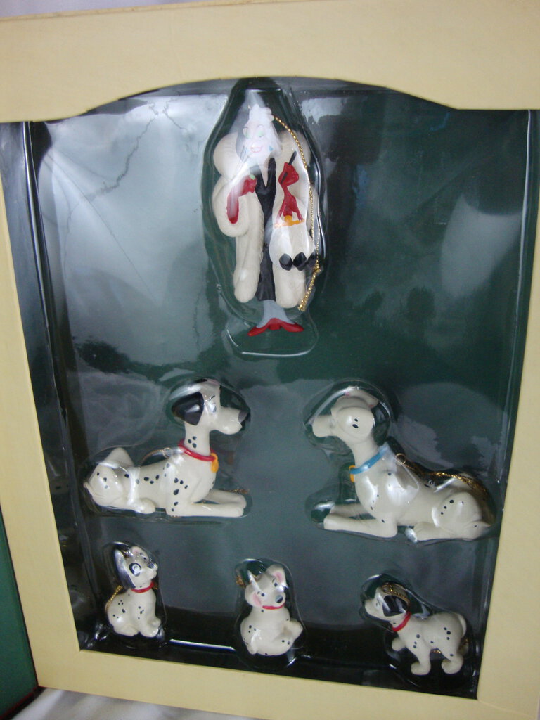 Walt Disney 101 Dalmations Faux Book 6 Ornament Set NIB