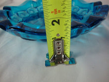 Load image into Gallery viewer, Vintage L.E. Smith MCM Glass Sun &amp; Stars Aqua Glass 6 Slot Ashtray
